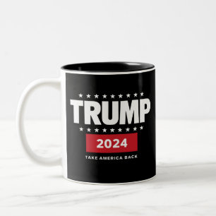 Donald Trump 2024 nimmt die Wahlen in Amerika zurü Zweifarbige Tasse