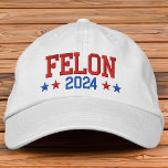 Donald Trump 2024 verurteilt Felon Bestickte Baseballkappe<br><div class="desc">Donald Trump 2024, dieser lustige Hut für den Trump-Unterstützer Vater, Ehemann, Freund oder irgendjemanden, macht eine kühne Aussage. Felon 2024 mit roten weißen und blauen Sternen auf einem klassischen Hut mit einer Botschaft patriotischen Stolzes! Cooler beliebter roter Hut, der ein Vote für Donald Trump 2024 politische Kampagne mit diesem lustigen...</div>