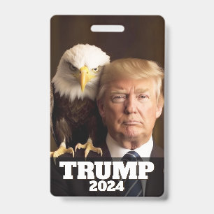 Donald Trump-Foto 2024 - Glatzenadler auf Schulter Ausweis