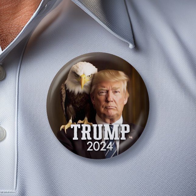 Donald Trump-Foto 2024 - Glatzenadler auf Schulter Button (Trump 2024 Button with Bald Eagle)