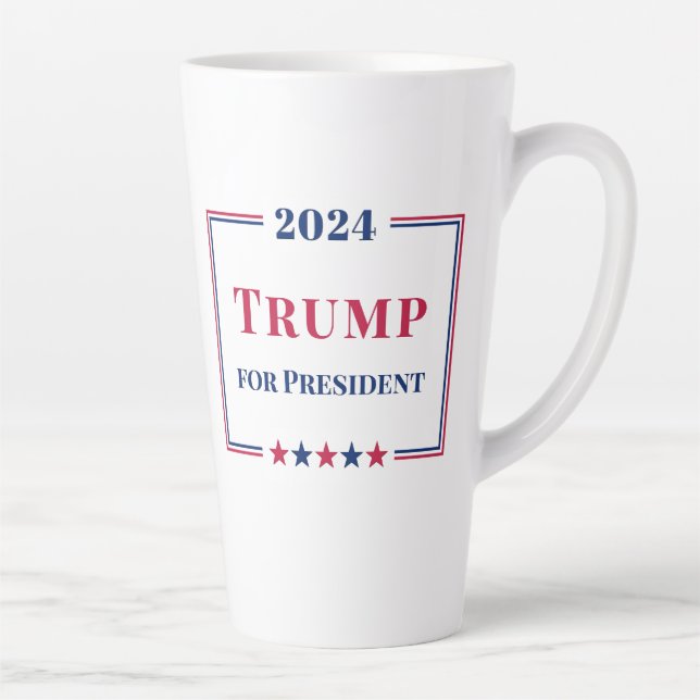 Donald Trump für Präsident 2024 USA Red White Blue Milchtasse (Rechts)