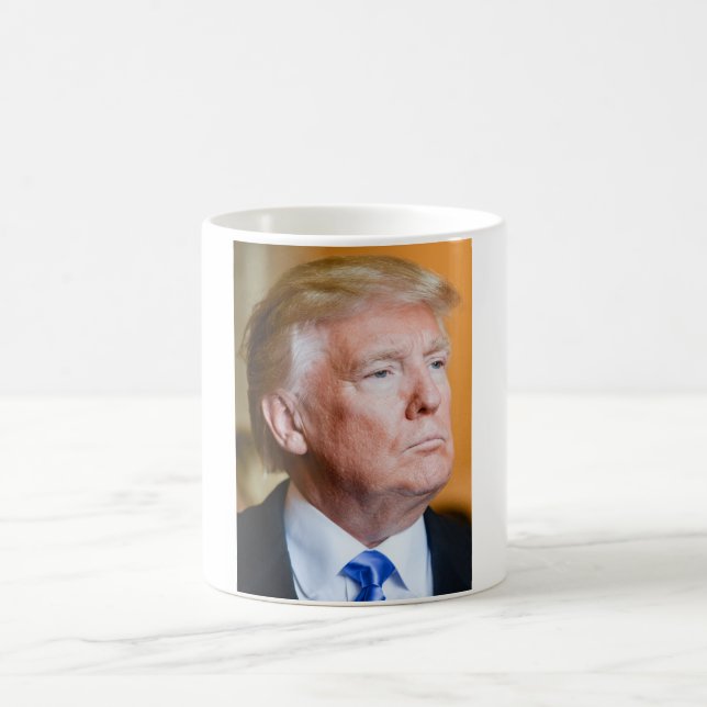 Donald Trump Portrait Kaffeetasse (Mittel)