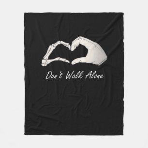 Don't Walk - White Classic - Skeleton Hands Hearts Fleecedecke