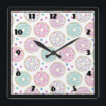 Donut Pattern Niedlich farbenfroh Quadratische Wanduhr<br><div class="desc">Eine Uhr mit einem köstlichen,  lustigen Muster. Illustration von pastellrosa und grünen Donuts mit Sprinklen und Vereisung.</div>