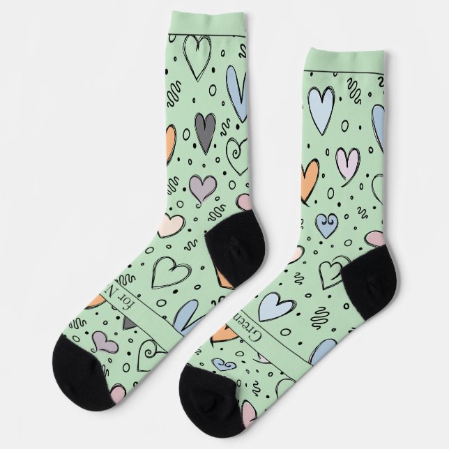 Doodle Hearts on Light Green with Text Socken (Linkes Detail)