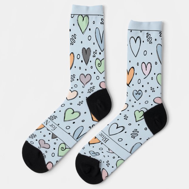 Doodle-Herzen auf Hellblau mit Text Socken (Linkes Detail)