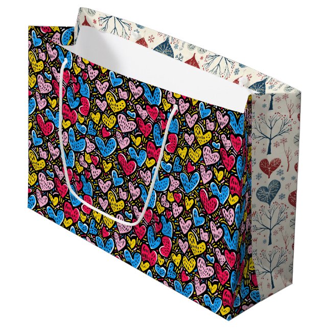 Doodle-Herzen & Winterbäume Große Geschenktasche Geschenktüte (Vorderseite Schrägansicht)