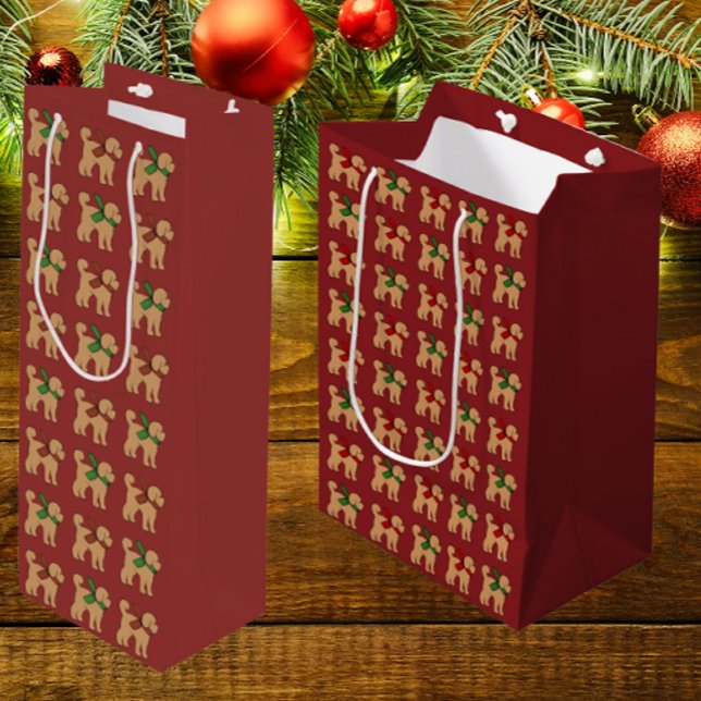 Doodle Puppy Dodge Weihnachtsfeiertag Mittlere Geschenktüte (Tan pups with green scarves on red)