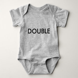 Doppel-Trouble-Twinset-Bodysuit (1 von 2) Baby Strampler