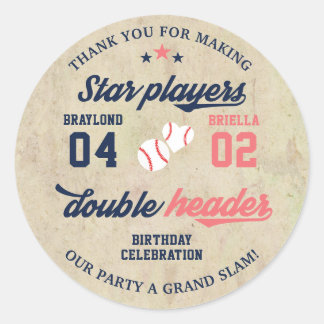 Doppelheader für zwei oder vier Geschwistern Runder Aufkleber