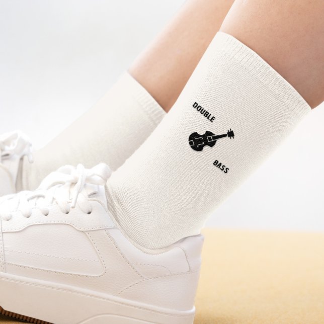 doppelter Bass in schwarzen Socken (Von Creator hochgeladen)