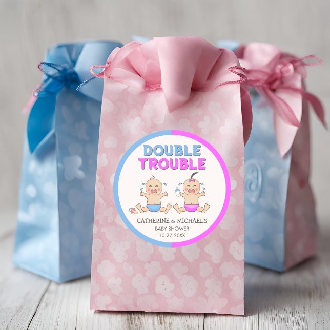 Doppeltrouble Twin Boy & Girl Baby Dusche Runder Aufkleber (Von Creator hochgeladen)