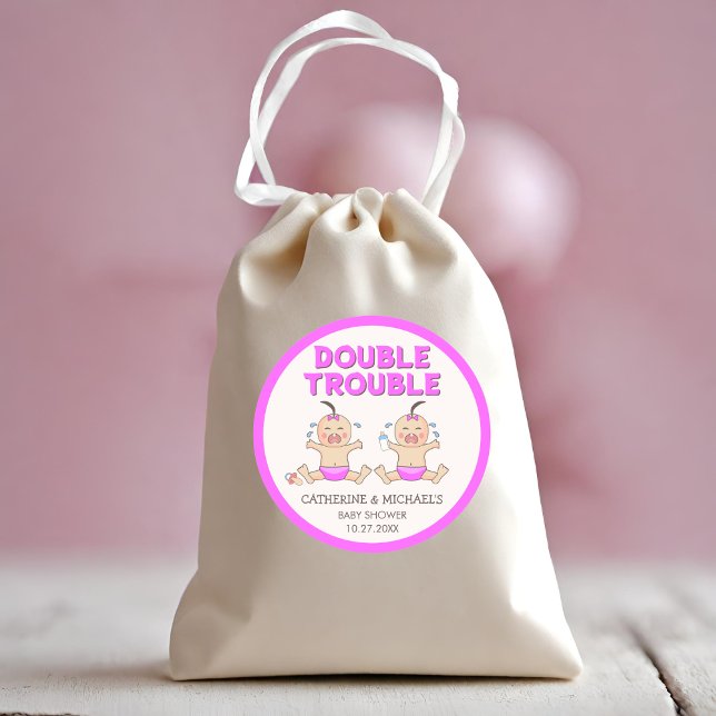 Doppeltrouble Twin Girls Babydusche Runder Aufkleber (Von Creator hochgeladen)