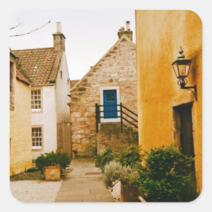 Dorf Culross, Fife, Schottland Quadratischer Aufkleber