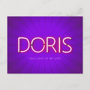 Doris Name in leuchtenden Neonleuchten Postkarte