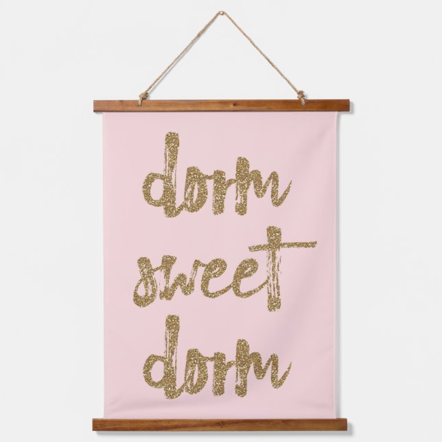 Dorm Sweet Dorm Zimmerdekor Rosa und Gold Wandteppich Mit Holzrahmen (Vorderseite)