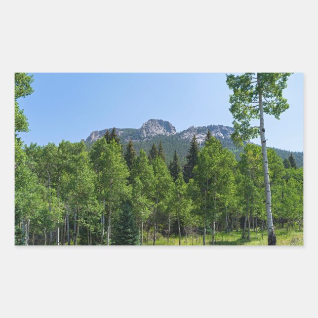 Dorodigipfel über Wäldern am goldenen Tor Rechteckiger Aufkleber (Vorderseite)