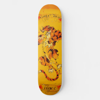 dort TIGER-Tafel hängen Skateboard