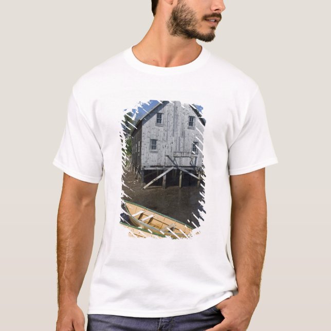 Dory builder,Lunenburg, Nova Scotia, Kanada T-Shirt (Vorderseite)