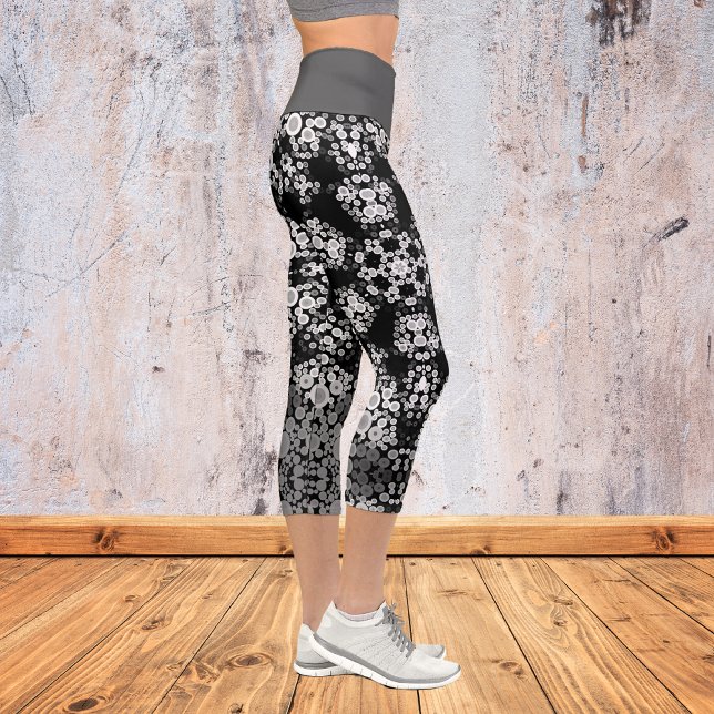 Dot Mandala Blume Grau und Schwarz Capri Leggings (Von Creator hochgeladen)