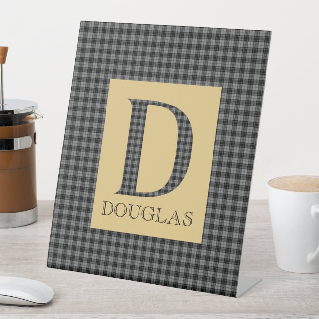 Douglas Tartan Monogram D Sockelschild (In Situ)