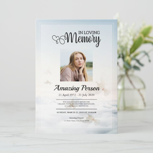 Dove & Sky Beerdigung Reihenfolge des Dienstes Ein Einladung (Stehend Vorderseite)