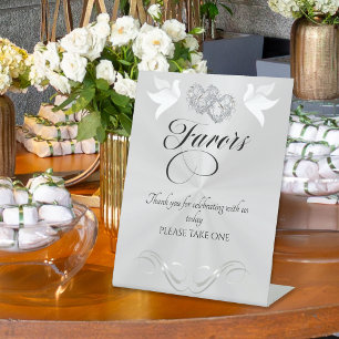 Doves & Hearts Favors - Weiß Perl/Silber Sockelschild