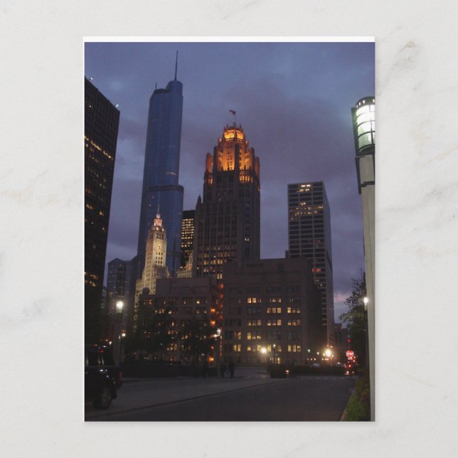 Downtown Chicago, IL am Abend Postkarte (Vorderseite)