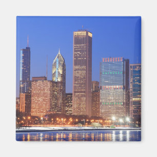 Downtown Chicago mit Wolkenkratzern einschließlich Magnet