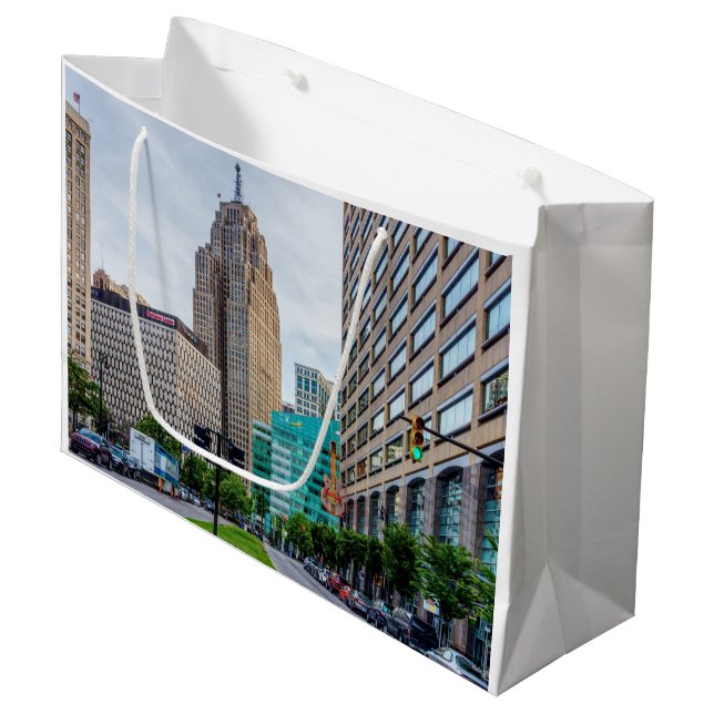 Downtown Detroit Große Geschenktüte (Vorderseite Schrägansicht)
