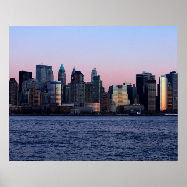 Downtown Manhattan bei Dämmerung 2 Poster (Vorne)