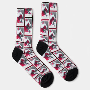 Downy Woodpecker auf Red Feeder Original Bird Art Socken
