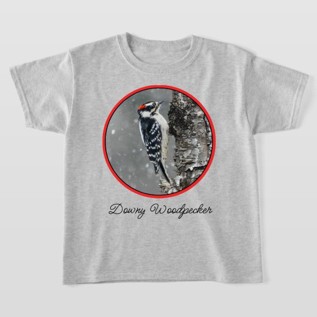 Downy Woodpecker in Snow - Original Foto T-Shirt (Ablage )