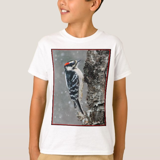 Downy Woodpecker in Snow - Original Foto T-Shirt (Vorderseite)
