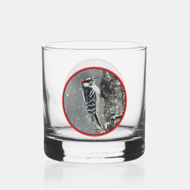 Downy Woodpecker in Snow - Original Foto Whiskyglas (Vorderseite)