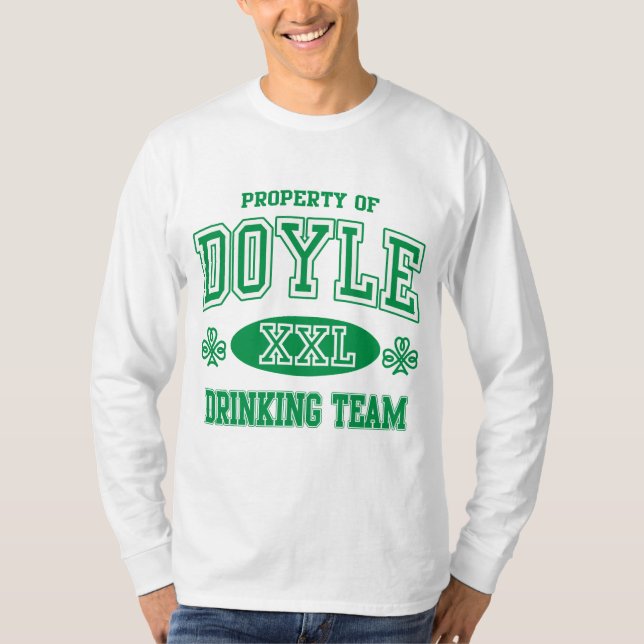 Doyle irisches trinkendes Team T-Shirt (Vorderseite)
