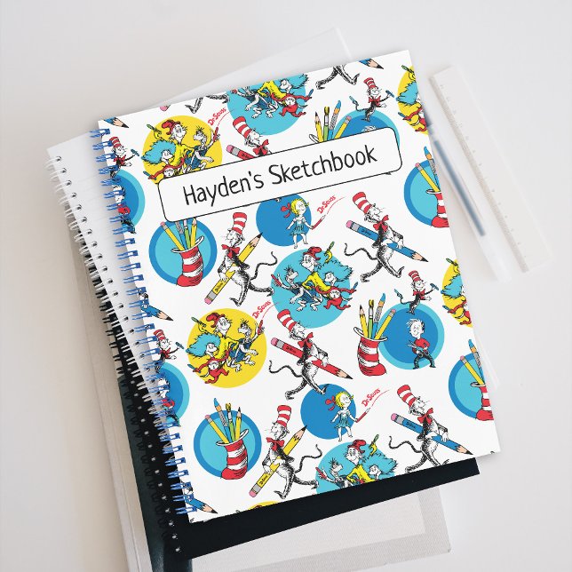 Dr. Seuss| Zeichen mit Zeichnend Stiften Notizbuch (Notebook on top of other notebooks)