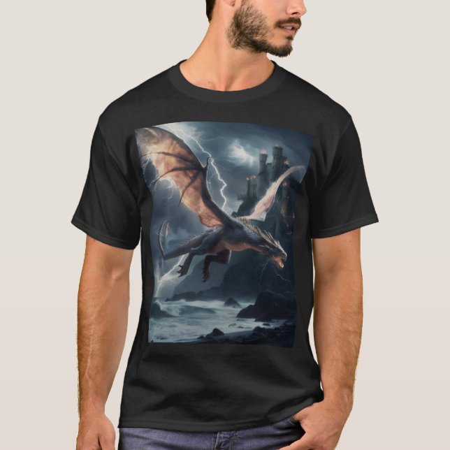 Drache über dem Schloss. T-Shirt (Vorderseite)