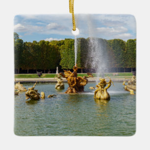 Drachenbrunnen im Garten Versailles - Frankreich Keramikornament