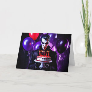 Dracula mit Geburtstagskuchen zu Halloween Feiertagskarte