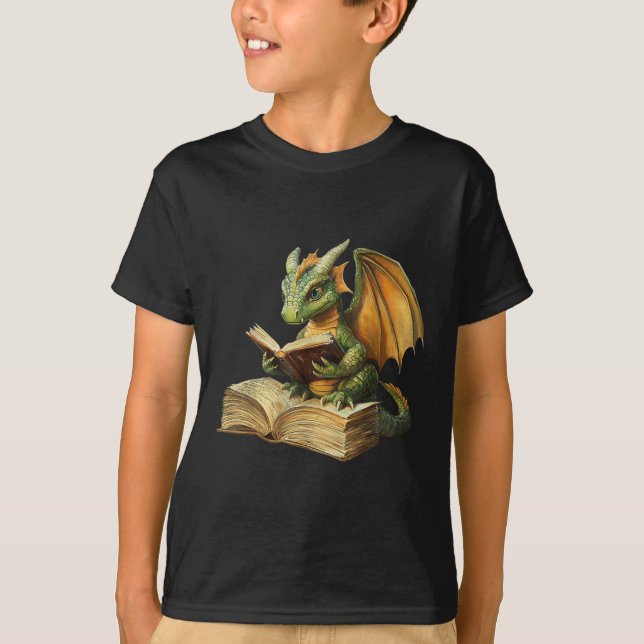 Dragon Bookworm Reading Book Funny Graphic T-Shirt (Vorderseite)
