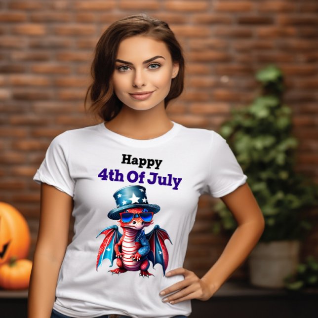 Dragon Celebrating 4th of July T-Shirt (Von Creator hochgeladen)