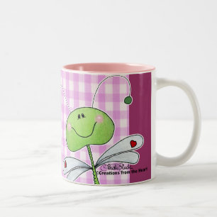 Dragon Fly on Pink Gingham Zweifarbige Tasse