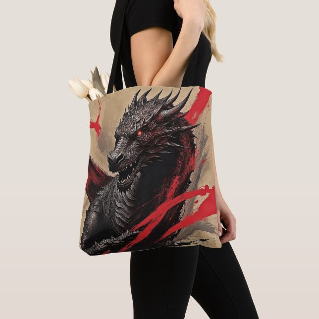 Dragon-Infused Tote Bag entfesselt künstlerischen  (Von Nahem)