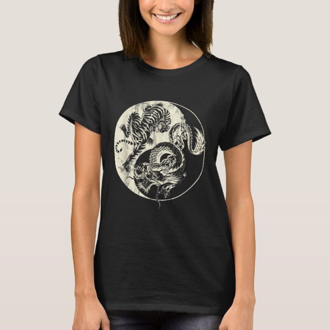 Dragon Vs Tiger Tattoo! Yin and Yang Beast Fight T-Shirt (Vorderseite)
