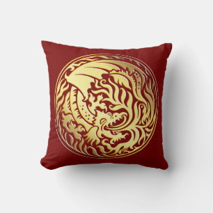 Dragoncircle - Gold in Rot Kissen