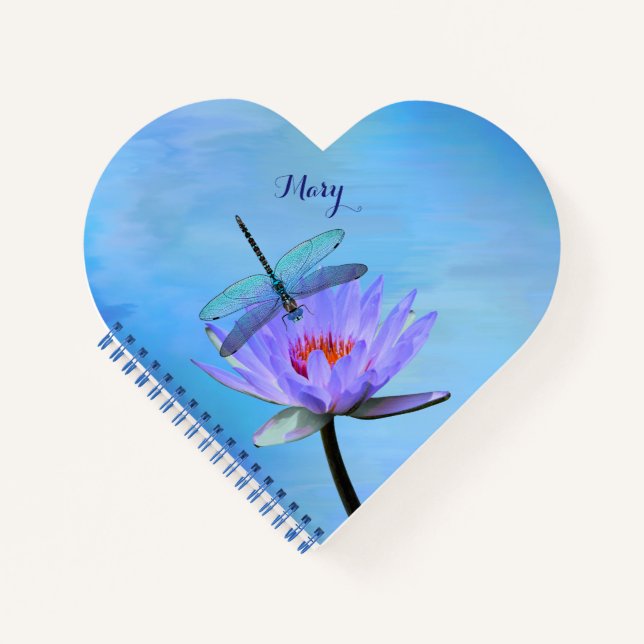 Dragonfly auf Water Lily Heart Shaped Notebook Notizbuch (Vorderseite)