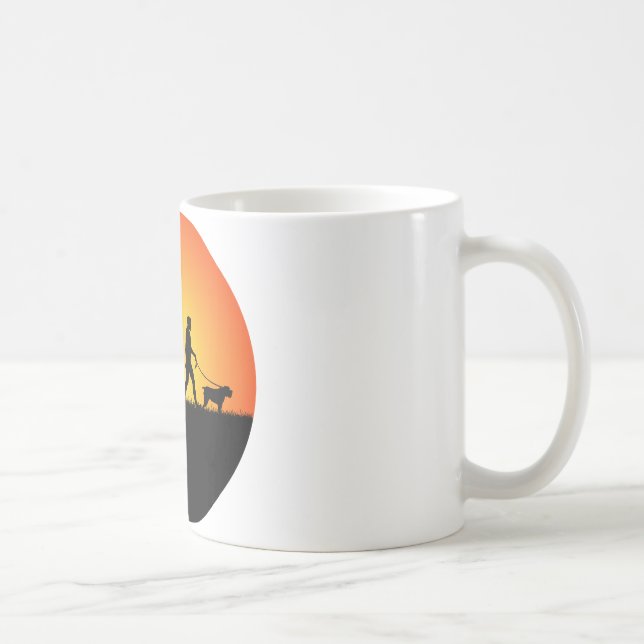 Drahthaar, das Griffon zeigt Kaffeetasse (Rechts)