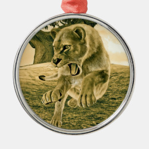 Dramatische Löwinnen-Safari-Wildnis-Kunst Silbernes Ornament