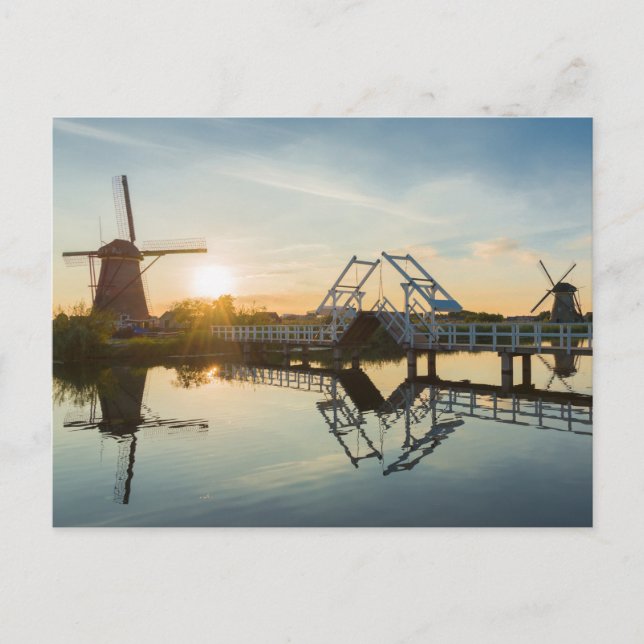 Drawbridge und Windmühlen bei Sonnenuntergang in H Postkarte (Vorderseite)